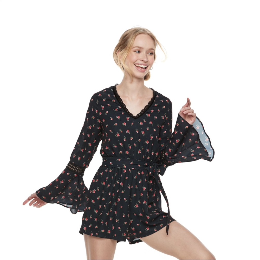 Rosebud bell-sleeved romper